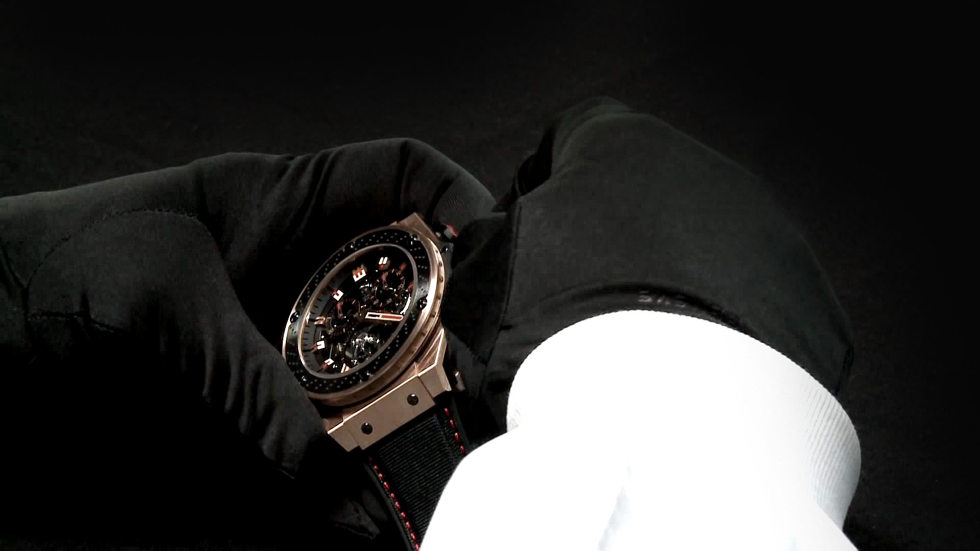 Montre aiguille top seconde saute